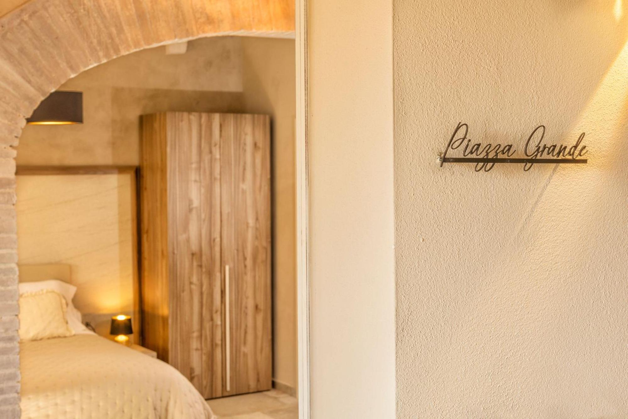 Palazzo Falcinelli Luxury Room In Montepulciano Center With Air Conditioning And Elevator Bagian luar foto