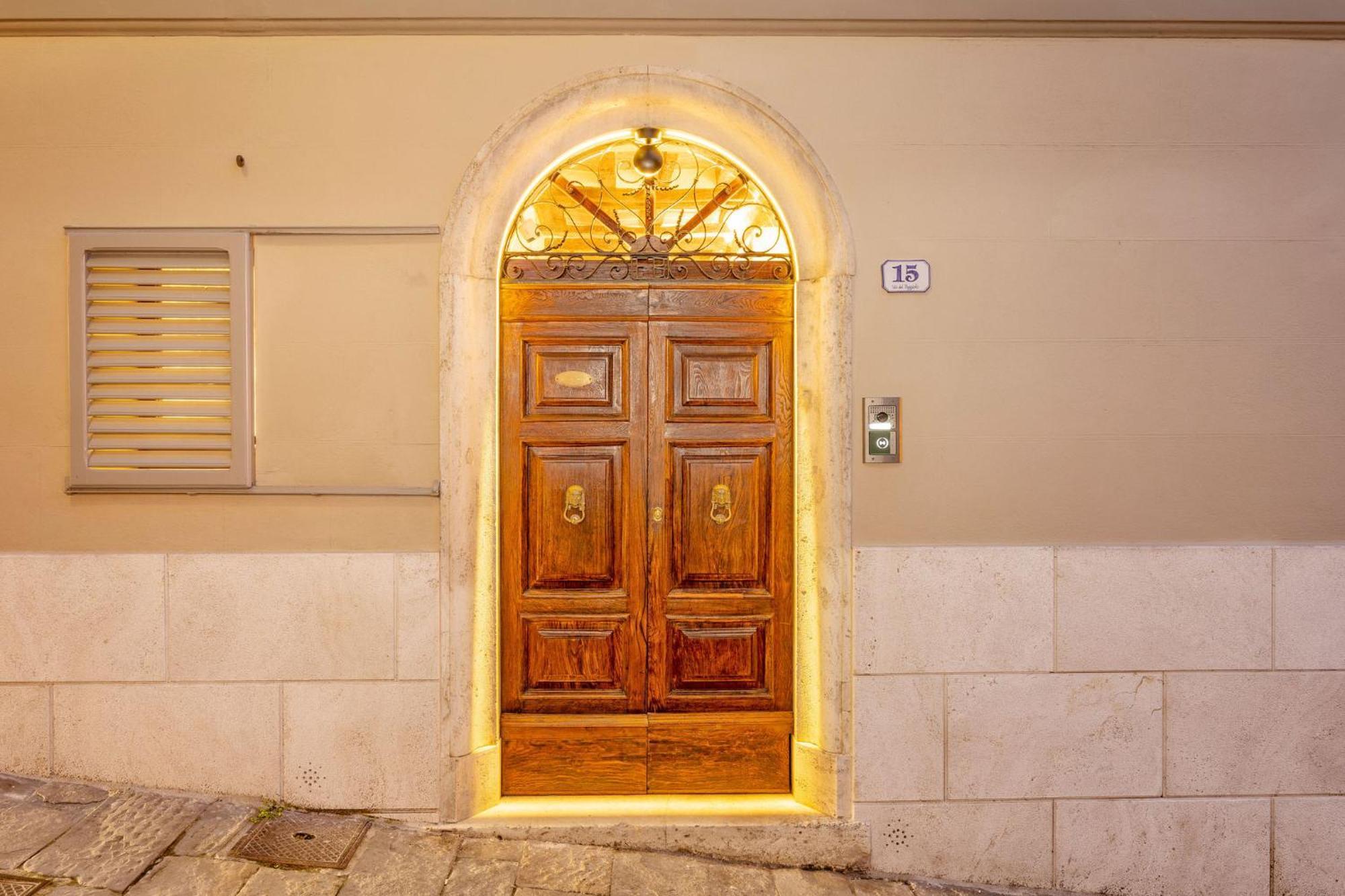 Palazzo Falcinelli Luxury Room In Montepulciano Center With Air Conditioning And Elevator Bagian luar foto