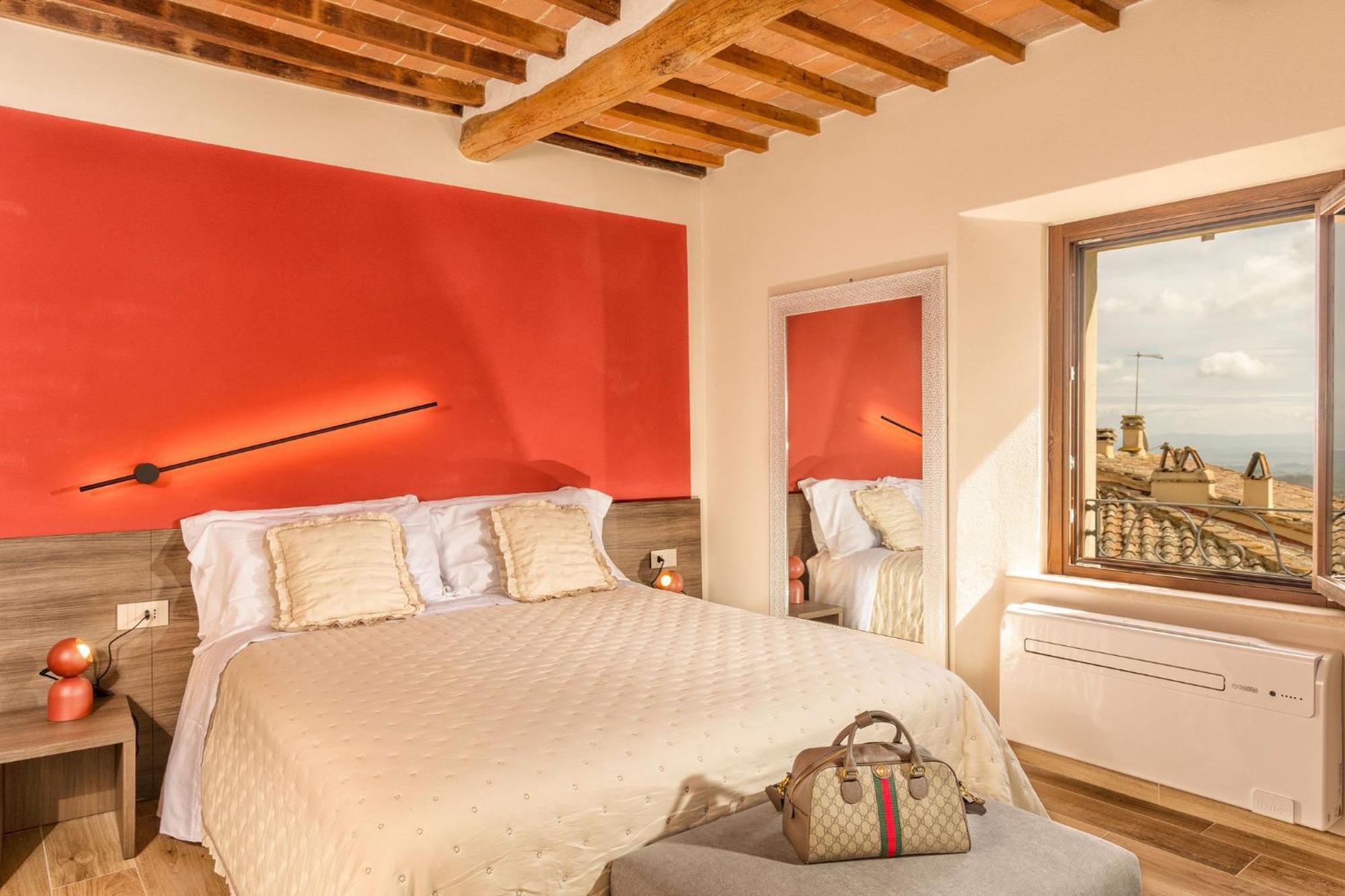 Palazzo Falcinelli Luxury Room In Montepulciano Center With Air Conditioning And Elevator Bagian luar foto