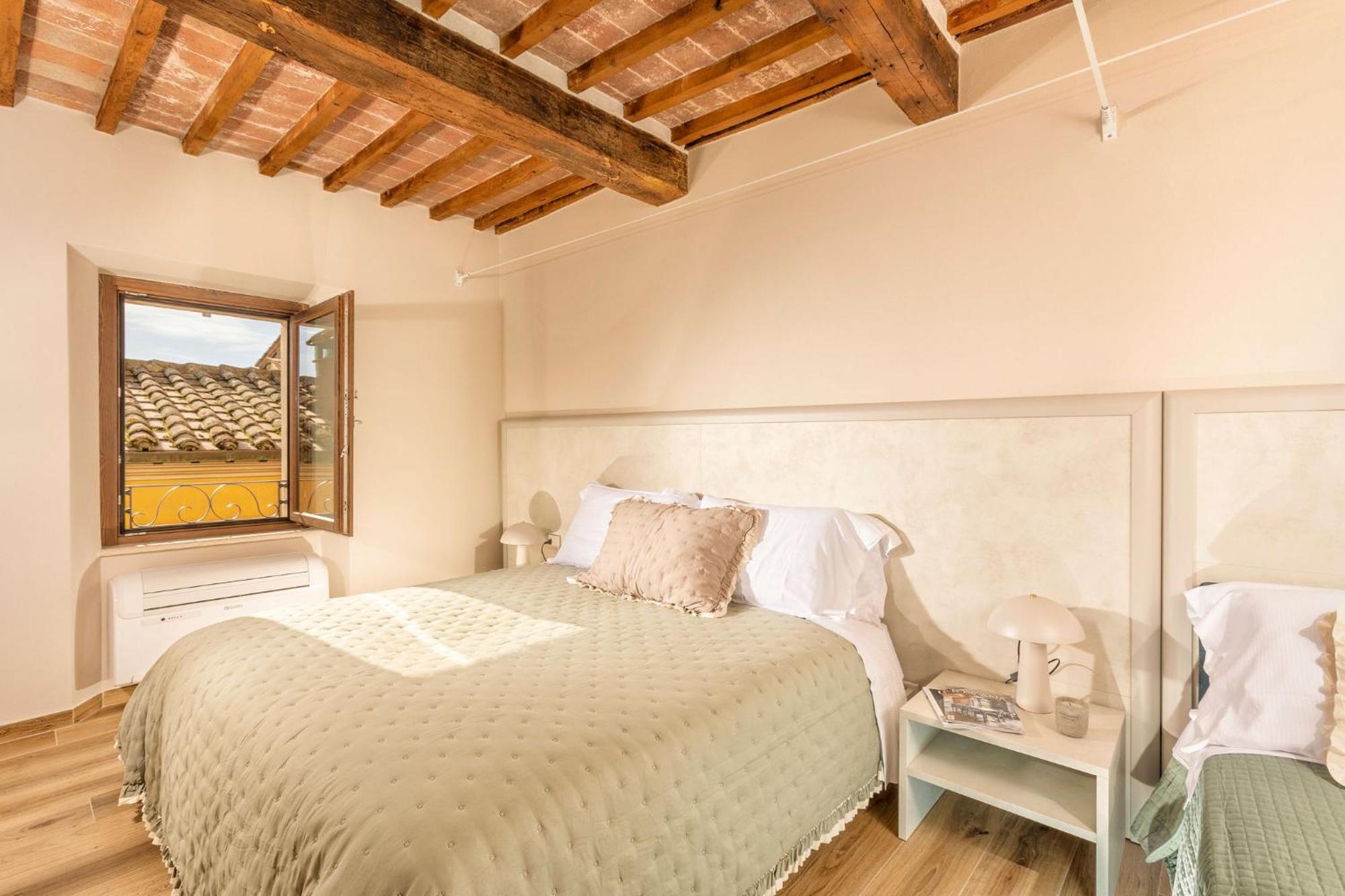 Palazzo Falcinelli Luxury Room In Montepulciano Center With Air Conditioning And Elevator Bagian luar foto