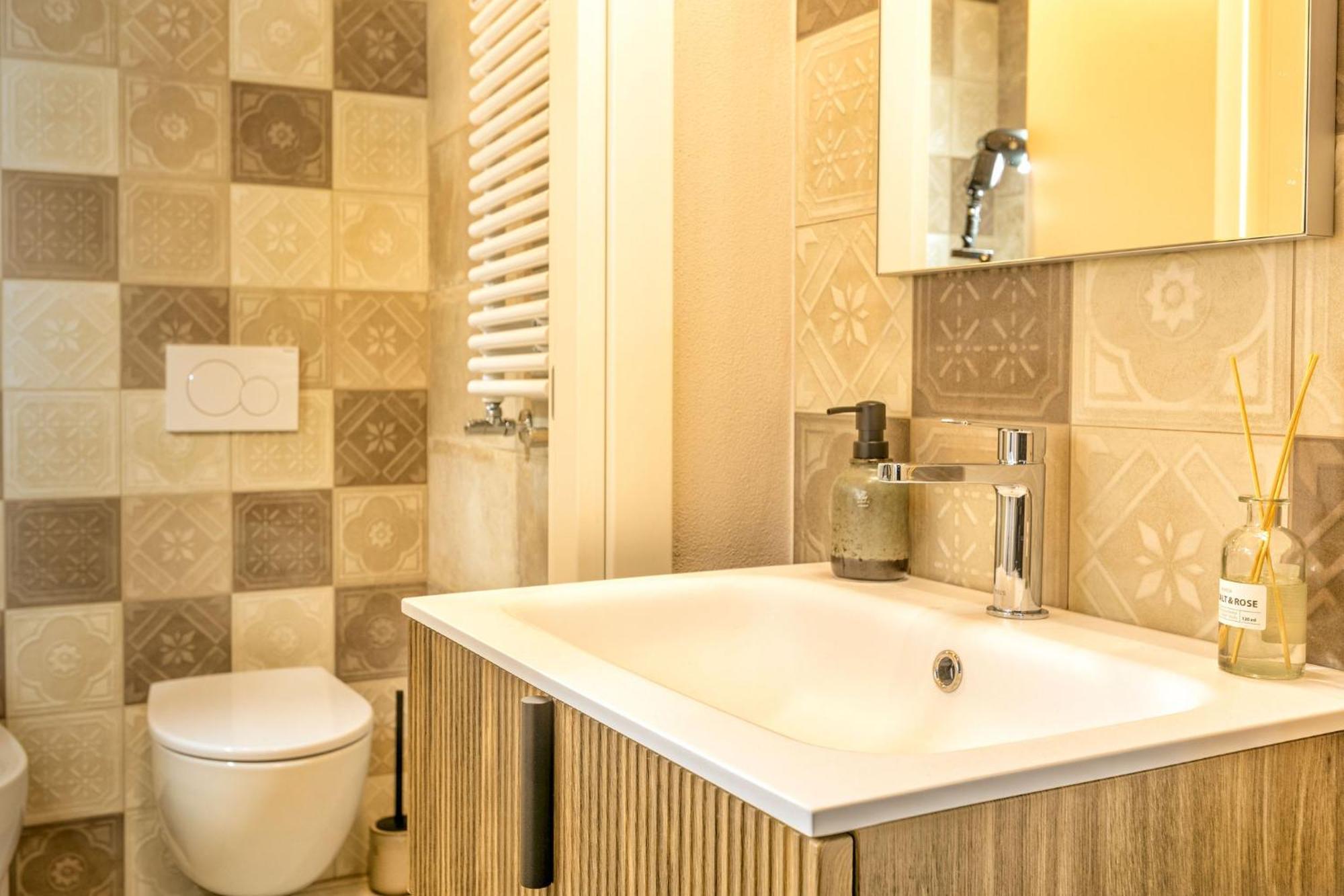 Palazzo Falcinelli Luxury Room In Montepulciano Center With Air Conditioning And Elevator Bagian luar foto