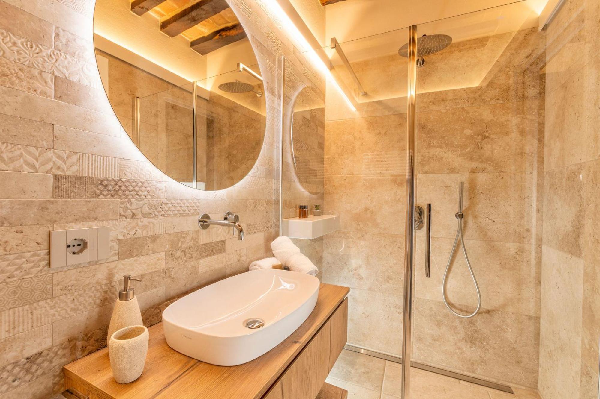 Palazzo Falcinelli Luxury Room In Montepulciano Center With Air Conditioning And Elevator Bagian luar foto