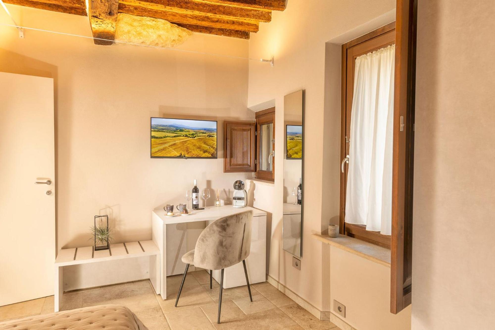 Palazzo Falcinelli Luxury Room In Montepulciano Center With Air Conditioning And Elevator Bagian luar foto