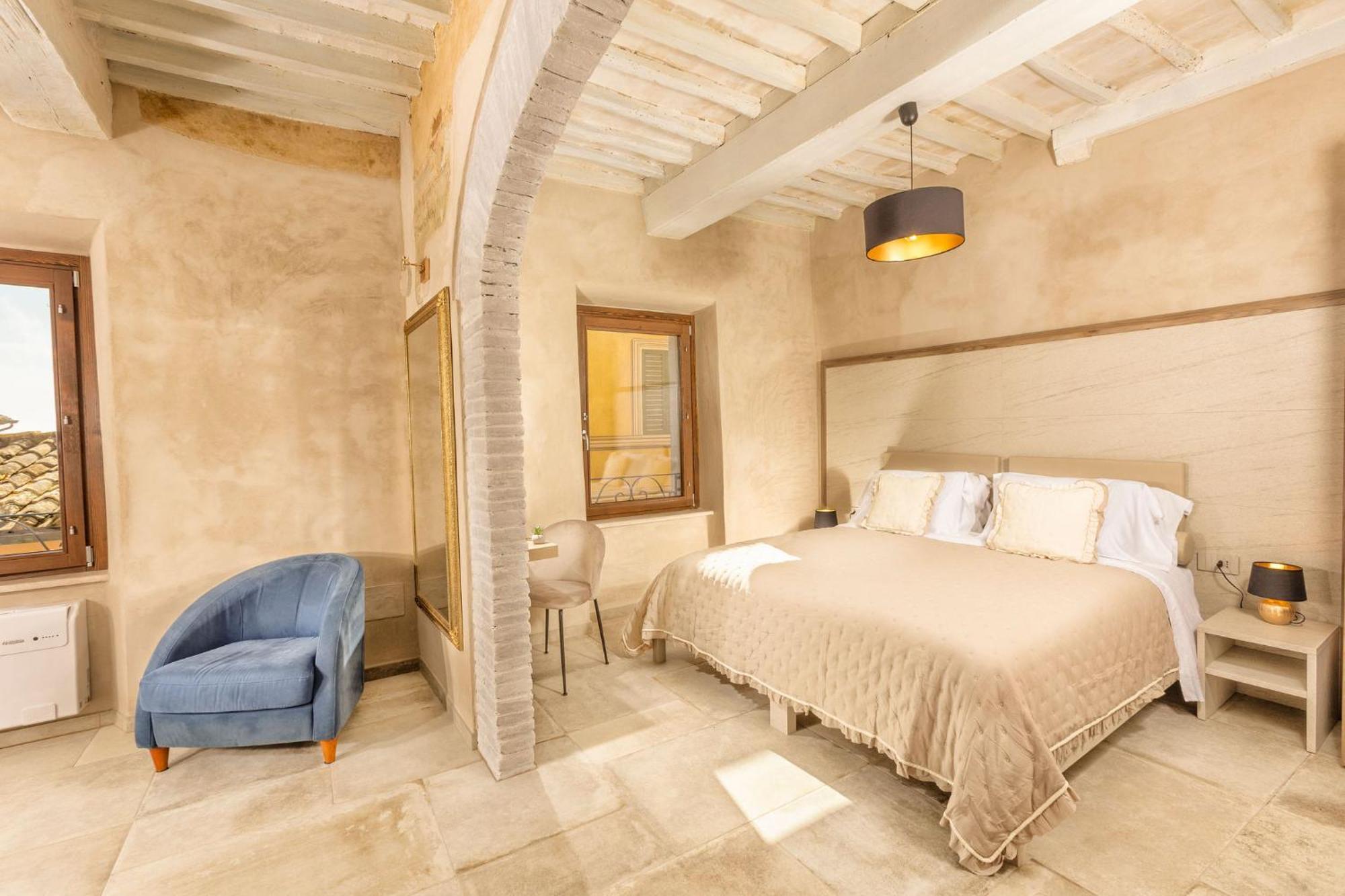 Palazzo Falcinelli Luxury Room In Montepulciano Center With Air Conditioning And Elevator Bagian luar foto