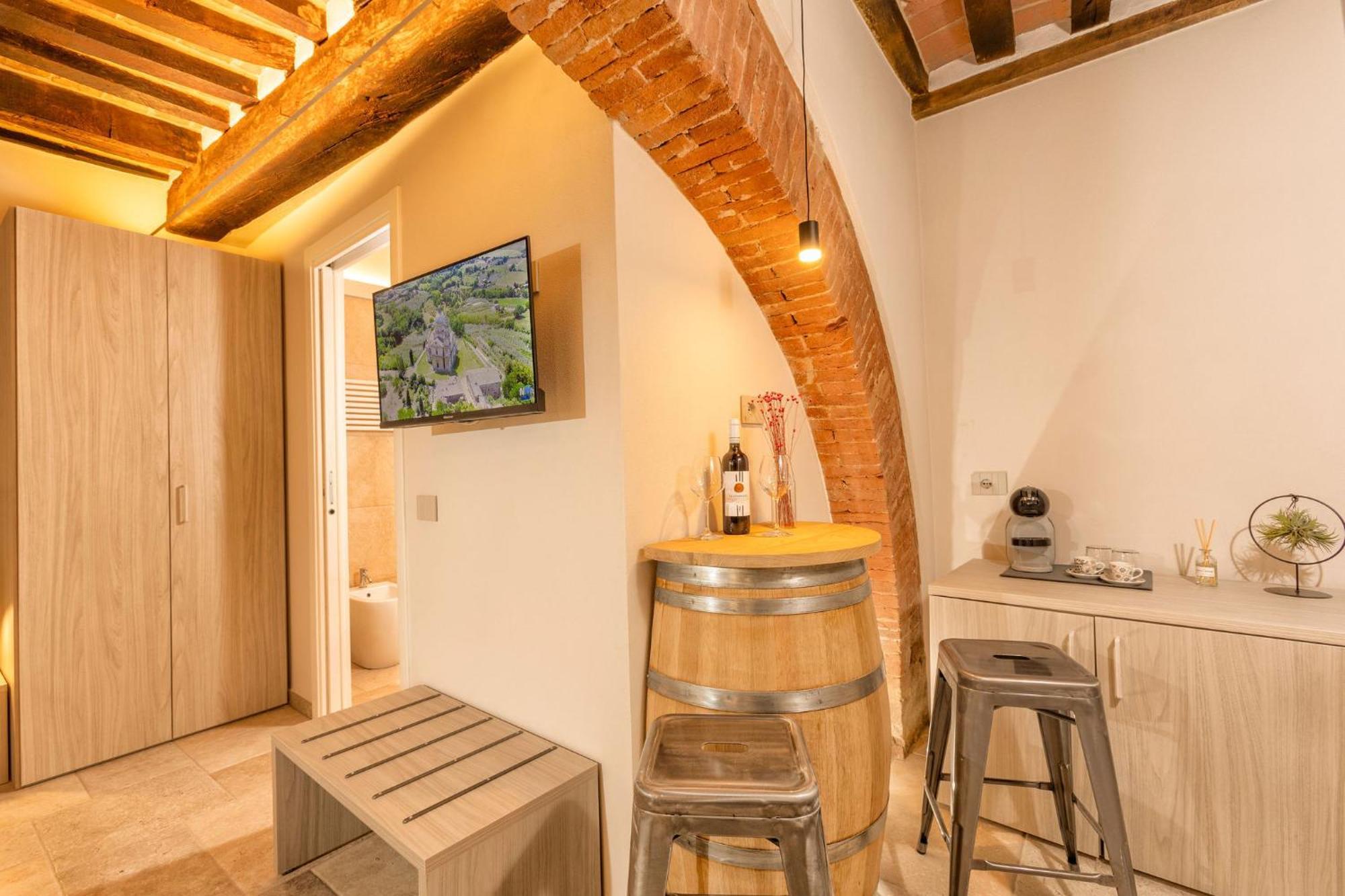 Palazzo Falcinelli Luxury Room In Montepulciano Center With Air Conditioning And Elevator Bagian luar foto