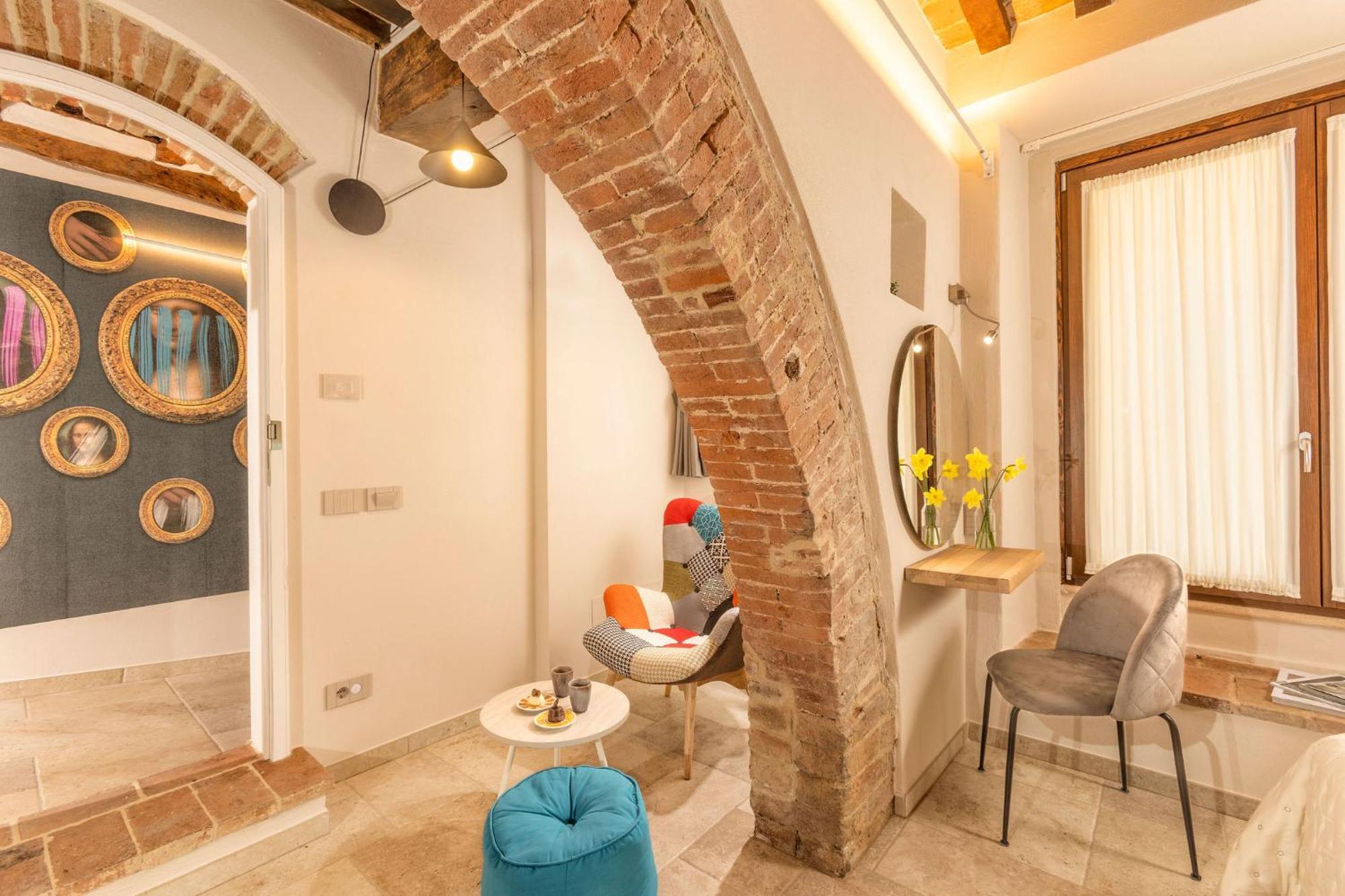 Palazzo Falcinelli Luxury Room In Montepulciano Center With Air Conditioning And Elevator Bagian luar foto