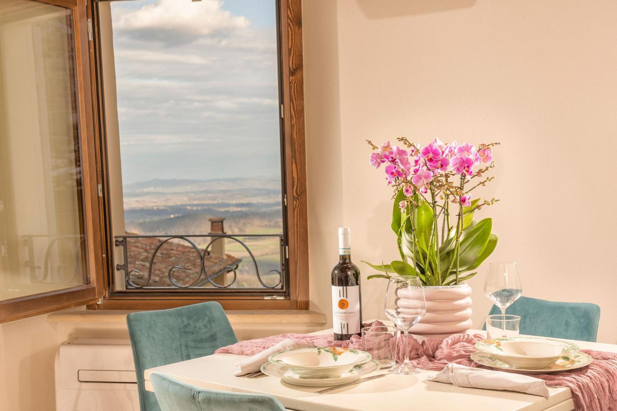 Palazzo Falcinelli Luxury Room In Montepulciano Center With Air Conditioning And Elevator Bagian luar foto