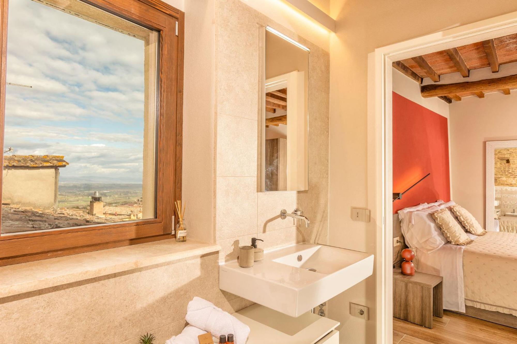 Palazzo Falcinelli Luxury Room In Montepulciano Center With Air Conditioning And Elevator Bagian luar foto